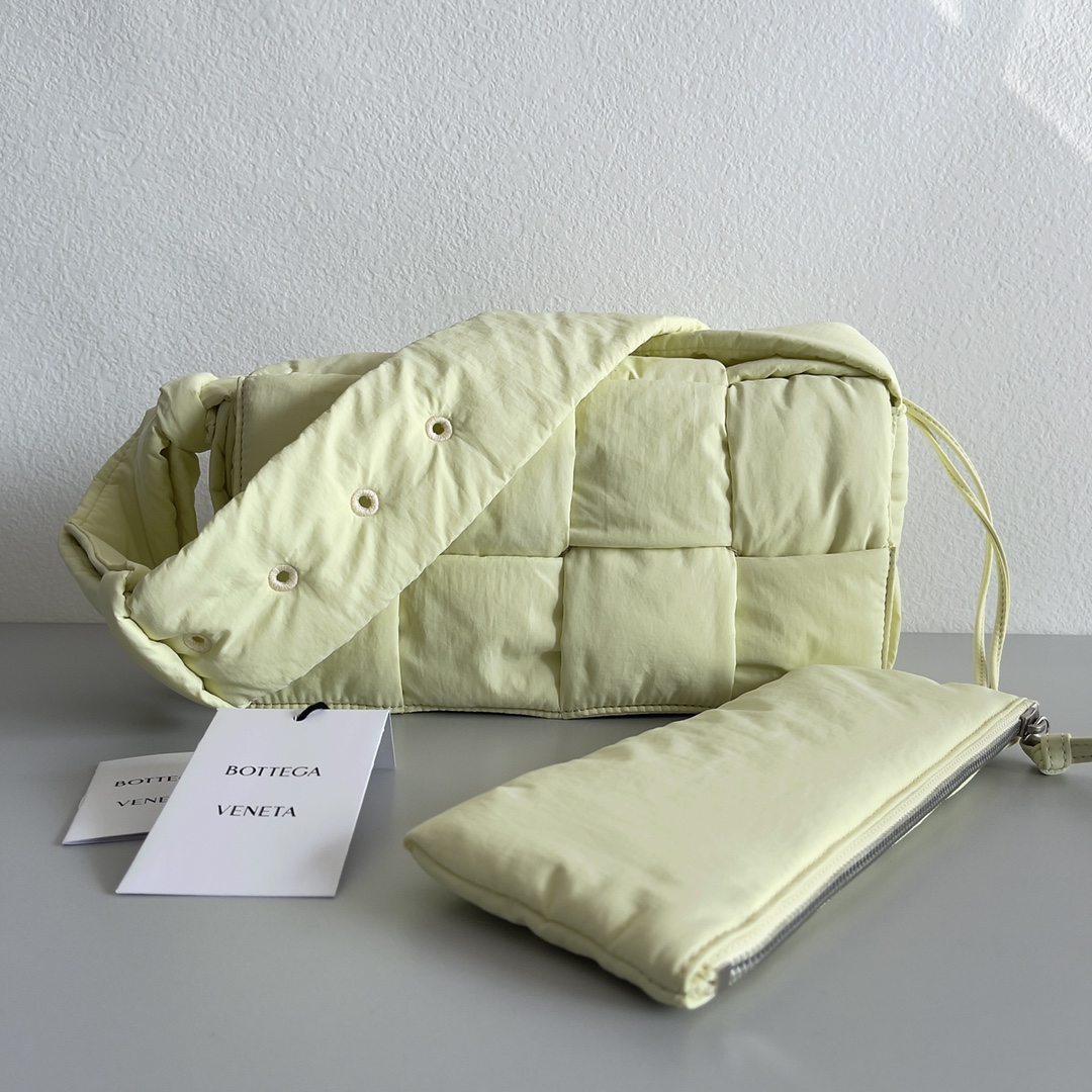 Bottega Veneta Padded Tech Cassette Padded Intreccio Nylon Cross-Body Bag(30-15-7.5cm) - FashionPlug