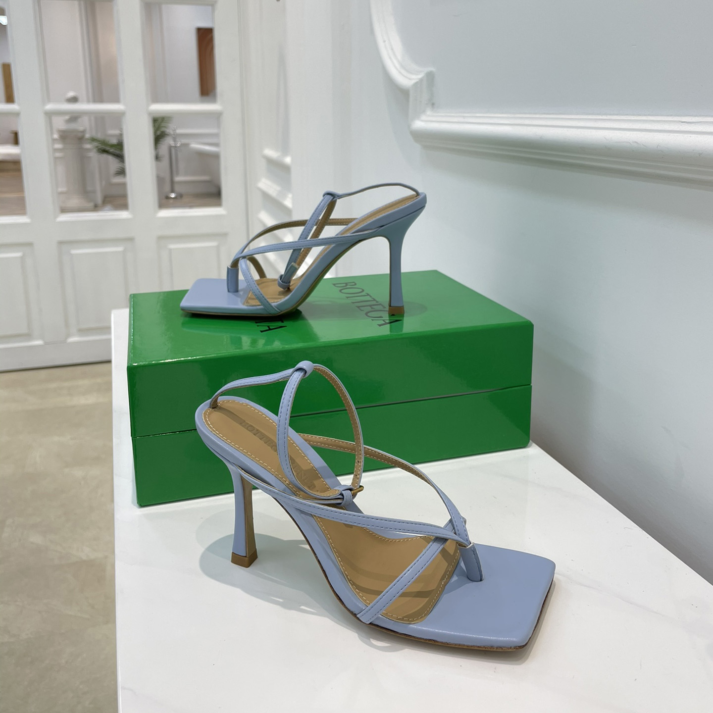 Bottega Veneta Stretch Leather Sandals In Optic White - FashionPlug
