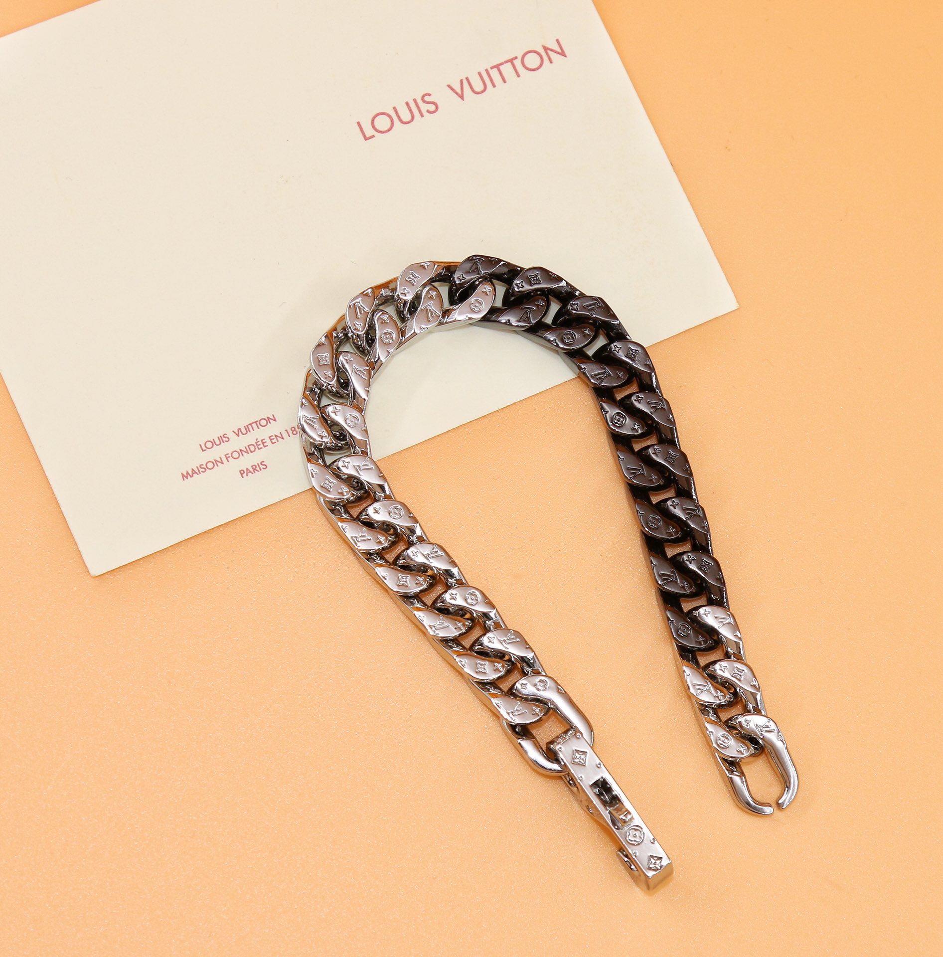 Louis Vuitton LV Chain Links Bracelet  21cm   M68273 - FashionPlug