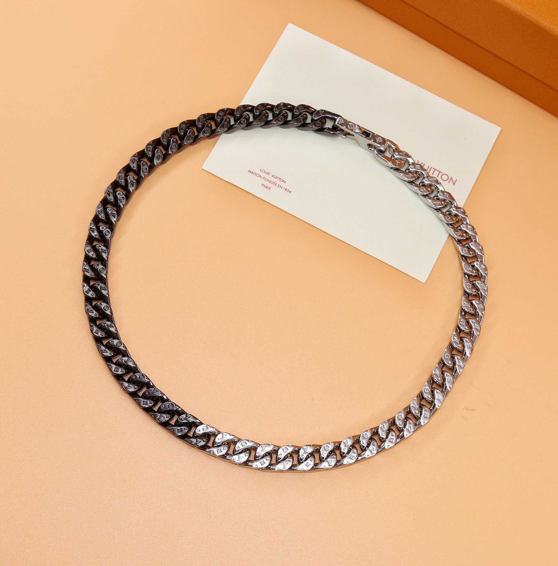 Louis Vuitton LV Chain Links Necklace   50cm    - FashionPlug