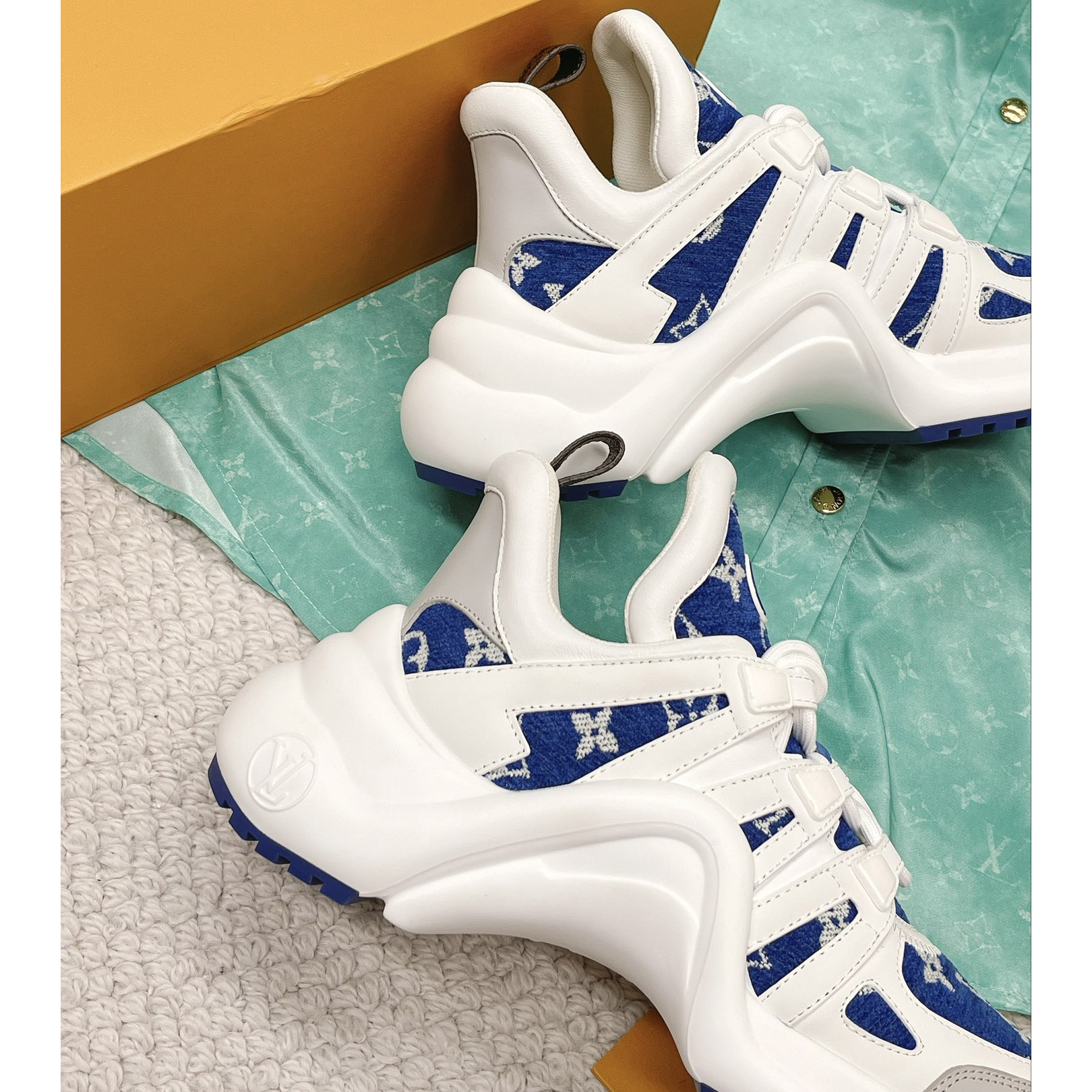 Louis Vuitton LV Archlight Sneaker     1AACTY - FashionPlug