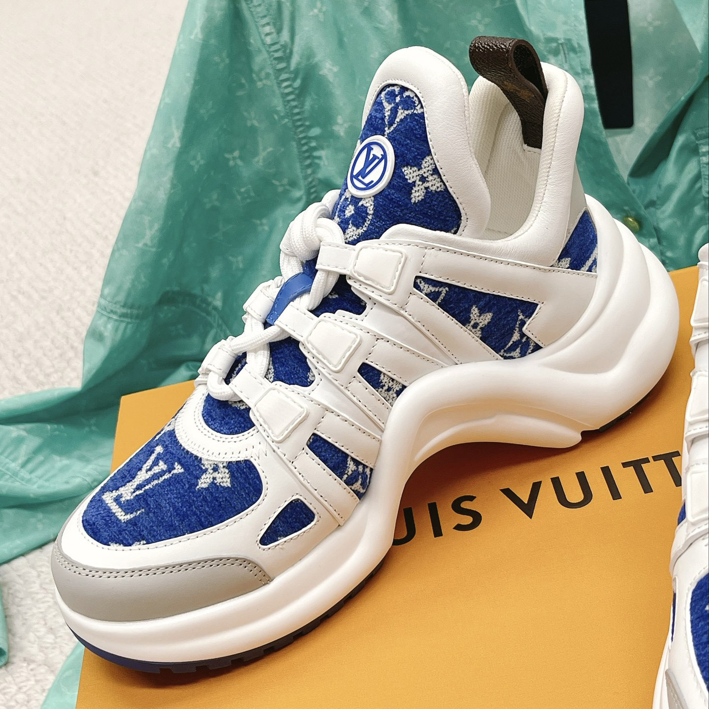 Louis Vuitton LV Archlight Sneaker     1AACTY - FashionPlug