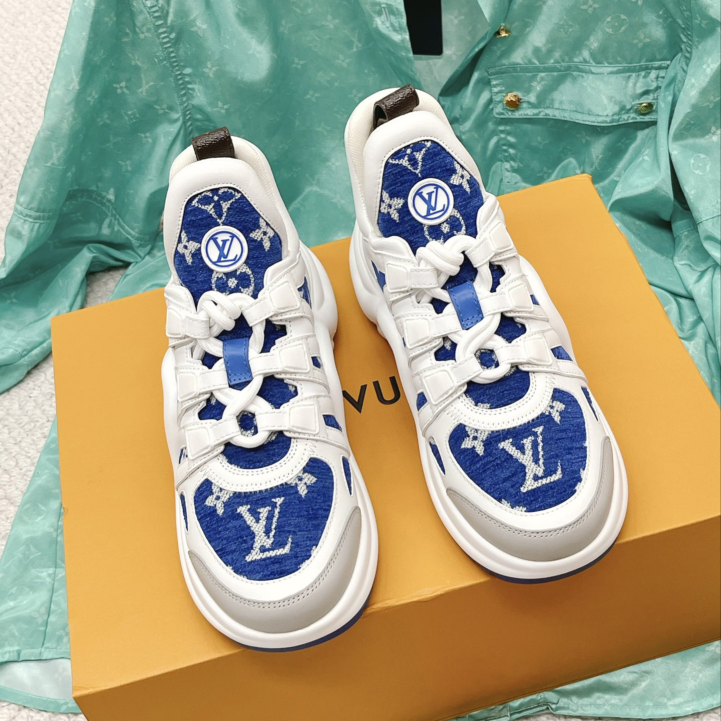 Louis Vuitton LV Archlight Sneaker     1AACTY - FashionPlug