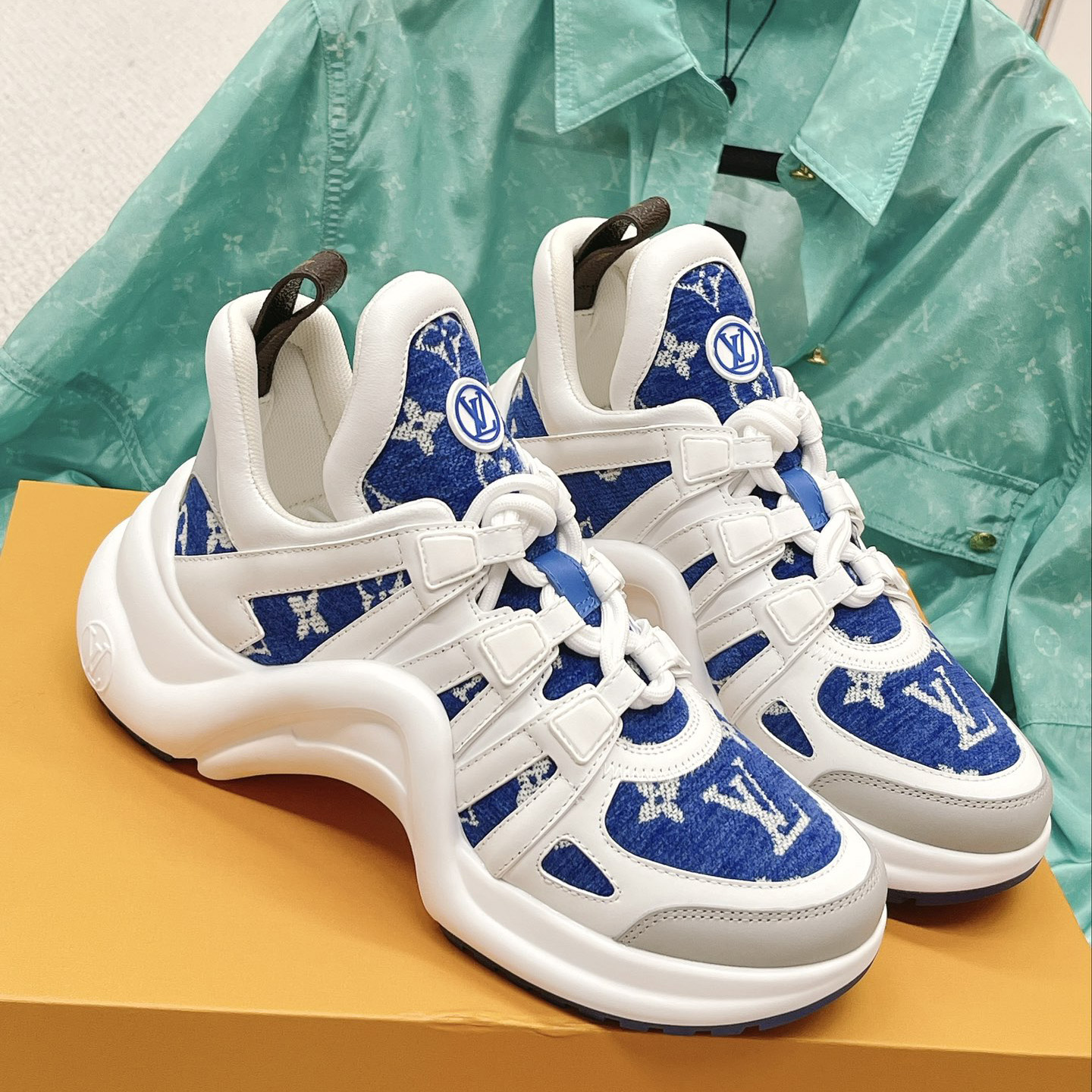 Louis Vuitton LV Archlight Sneaker     1AACTY - FashionPlug