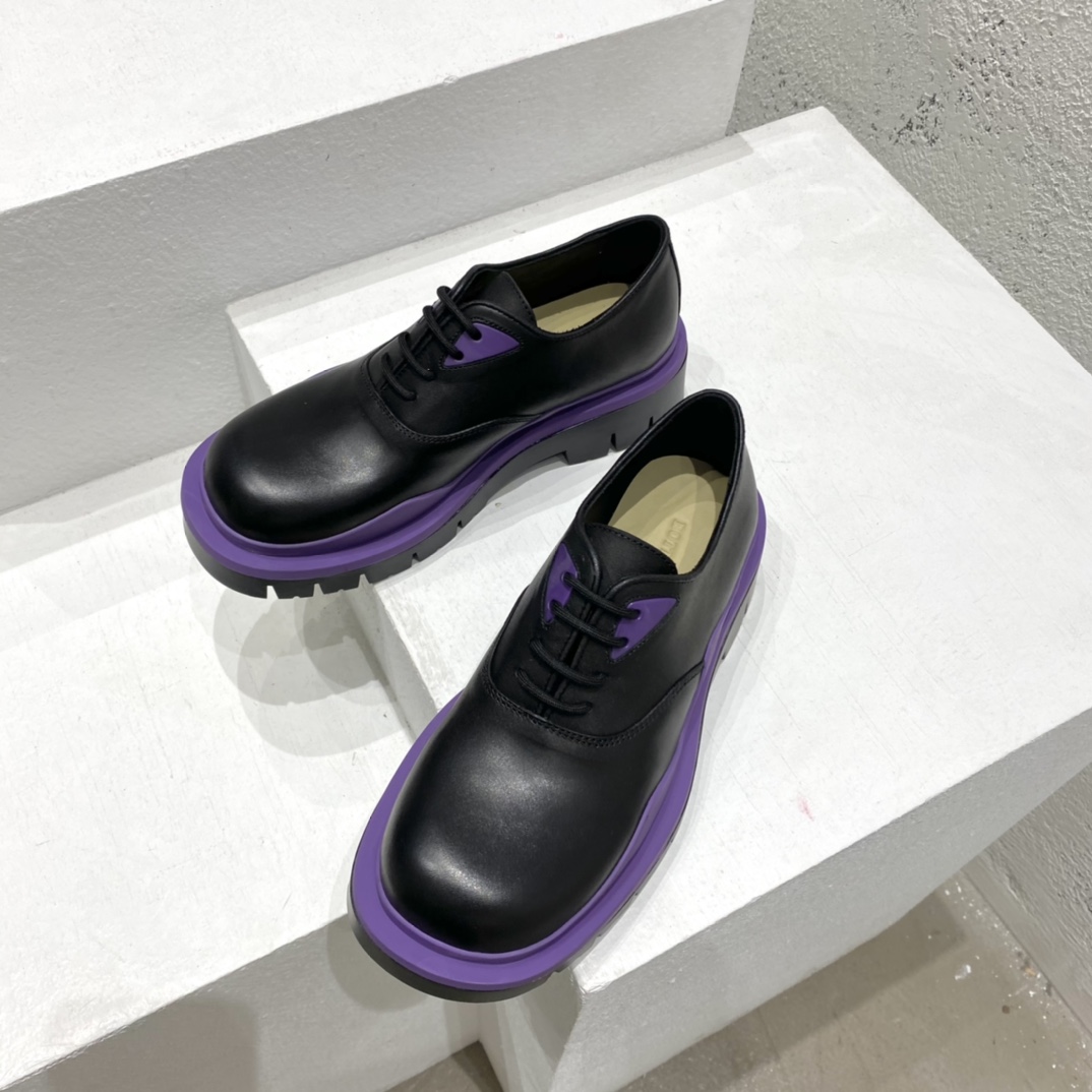Bottega Veneta Vegetally-Tanned Leather Lace-Up Shoes - FashionPlug