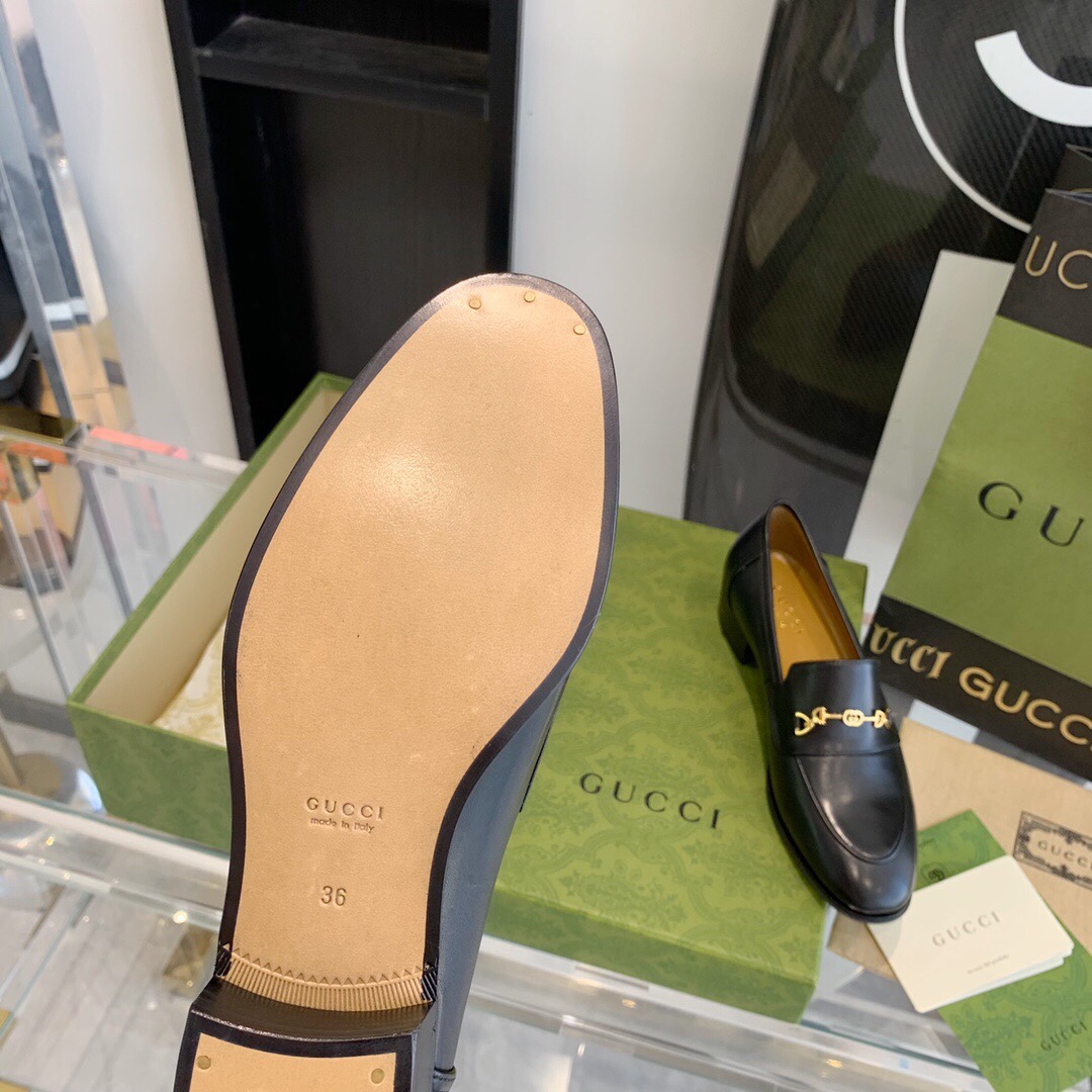 Gucci Women's Loafer With Horsebit - FashionPlug