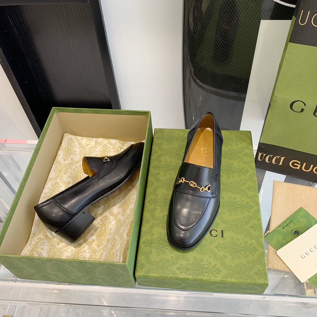 Gucci Women's Loafer With Horsebit - FashionPlug