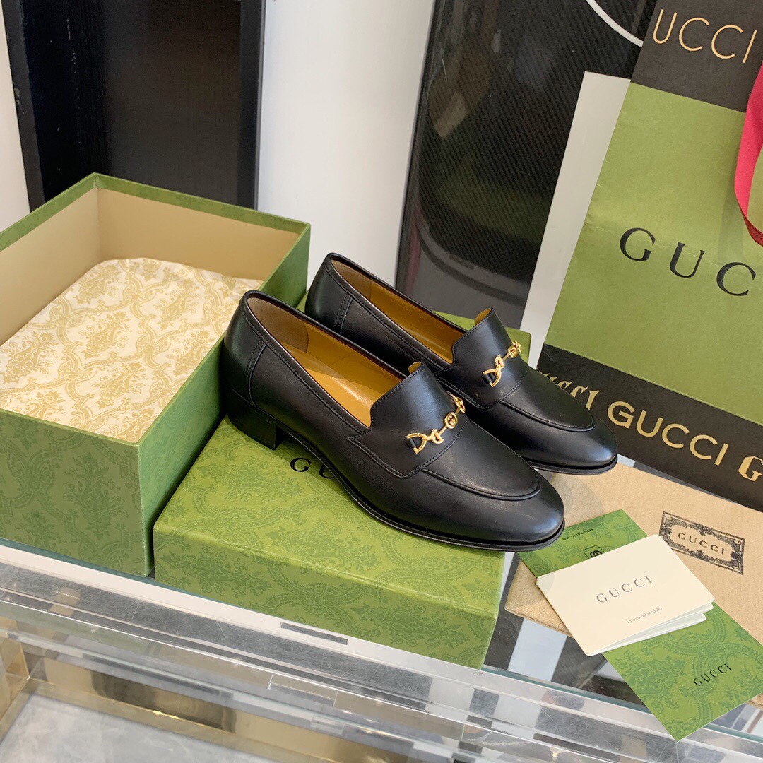 Gucci Women's Loafer With Horsebit - FashionPlug