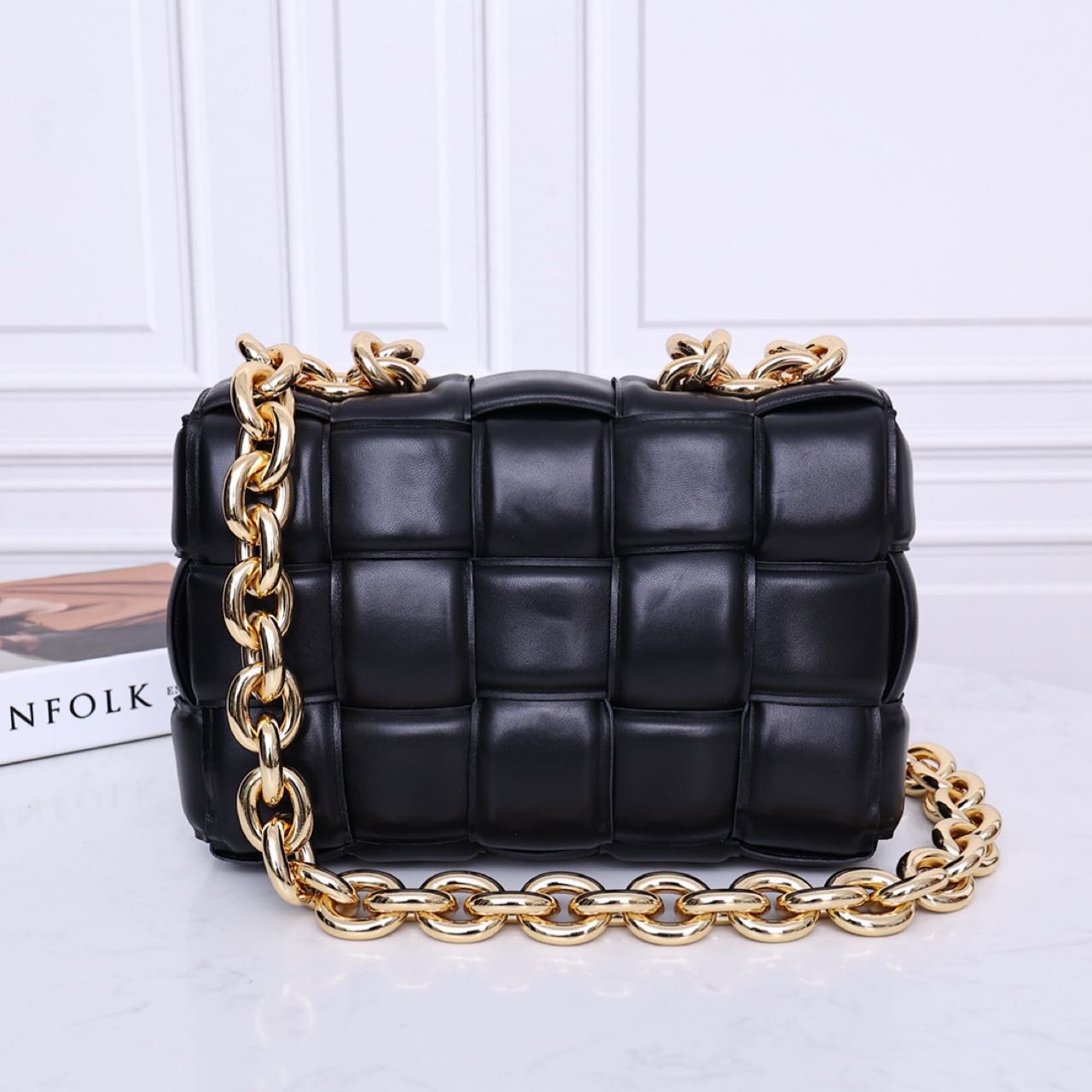 Bottega Veneta Chain Cassette Leather Crossbody Bag(26-18-8cm) - FashionPlug