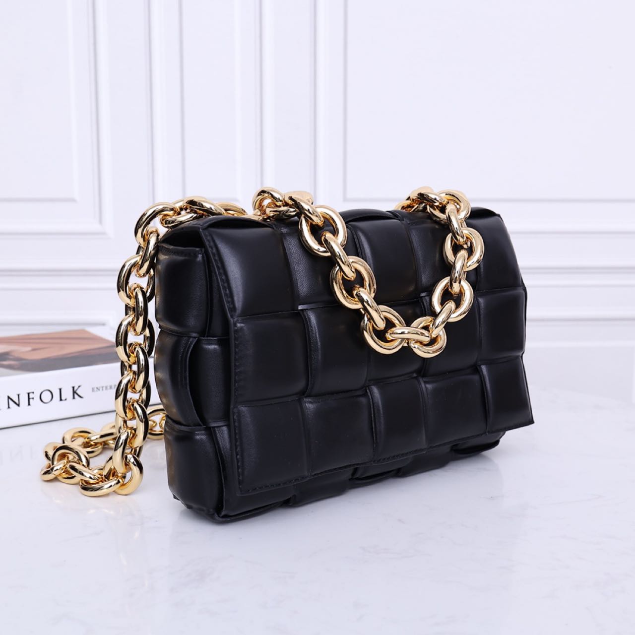 Bottega Veneta Chain Cassette Leather Crossbody Bag(26-18-8cm) - FashionPlug
