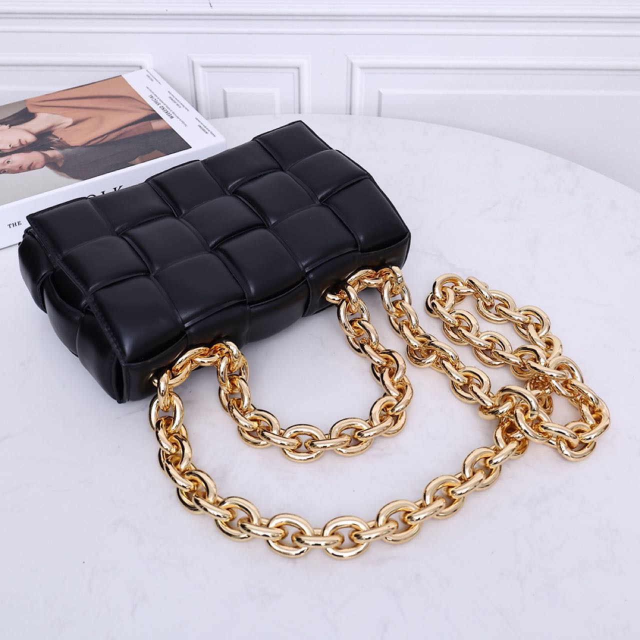 Bottega Veneta Chain Cassette Leather Crossbody Bag(26-18-8cm) - FashionPlug