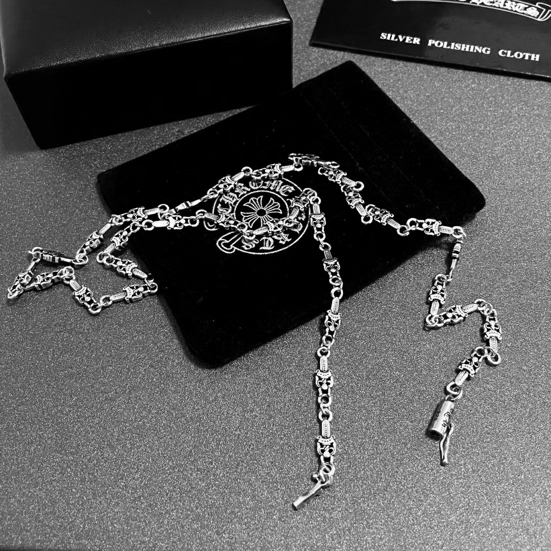 Chrome Heart Necklace - FashionPlug