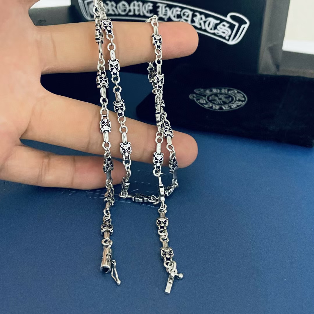 Chrome Heart Necklace - FashionPlug