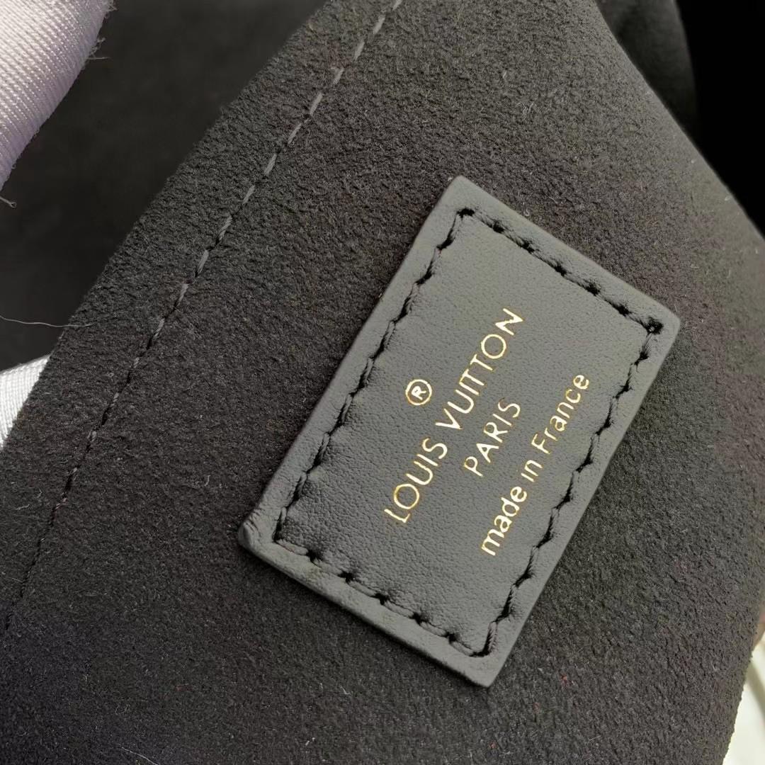 Louis Vuitton  Locky BB Bag(20-16-7.5cm)     M44141 - FashionPlug