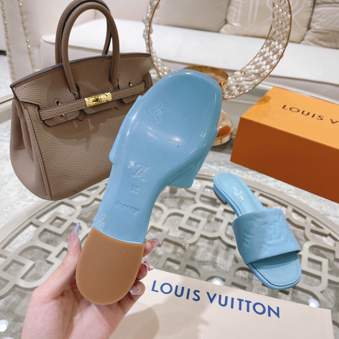 Louis Vuitton Revival Flat Mule     1A9P7D - FashionPlug