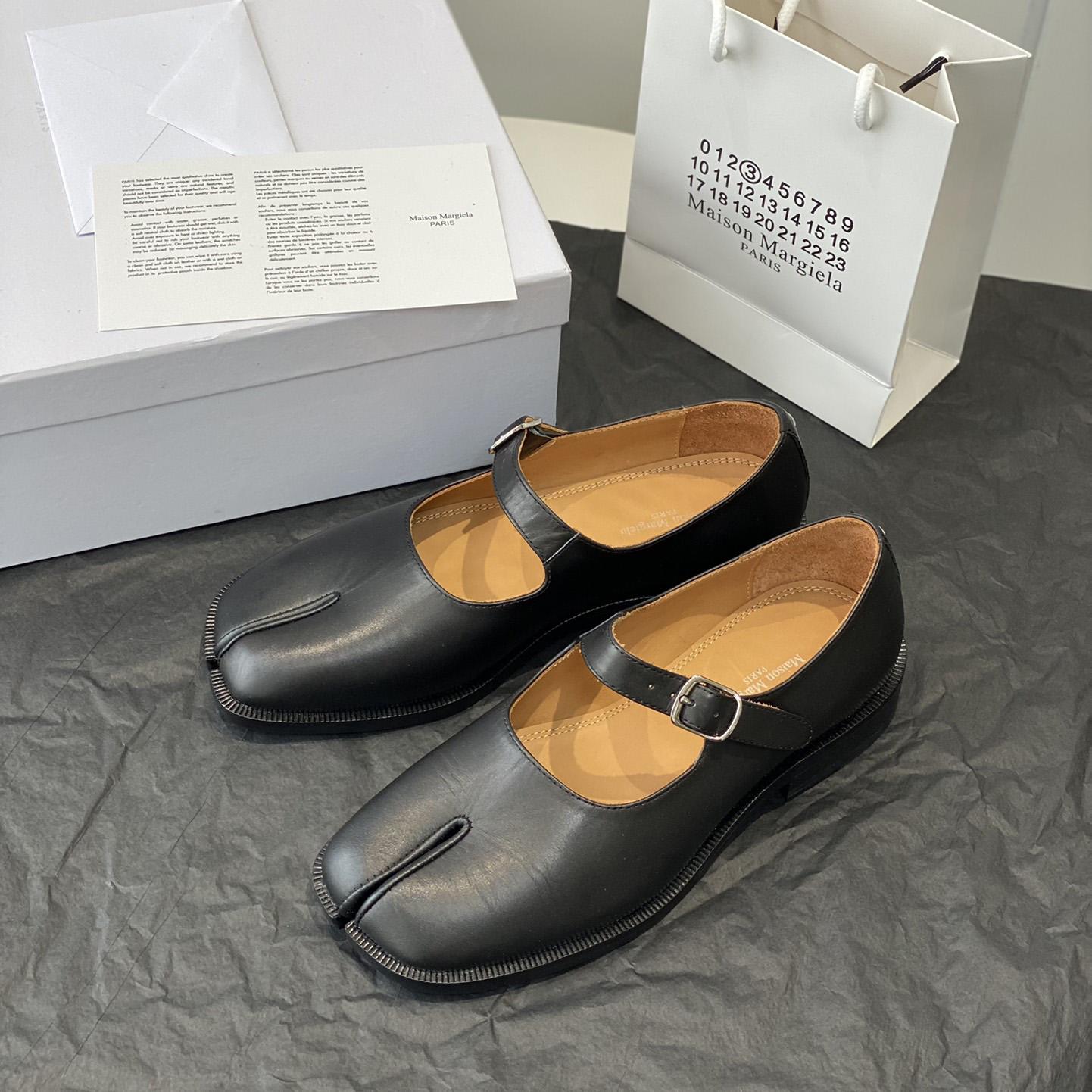 Maison Margiela Tabi Leather Mary Jane Shoes - FashionPlug