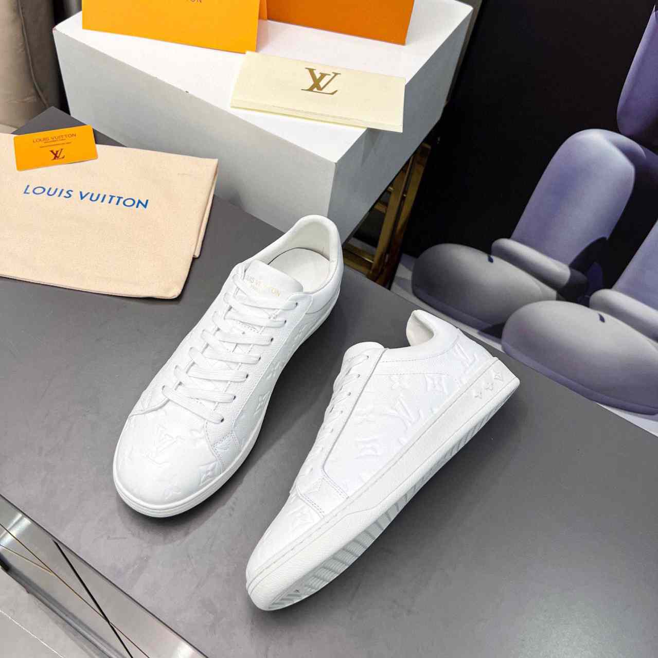 Louis Vuitton Luxembourg Sneaker    1A8QER - FashionPlug