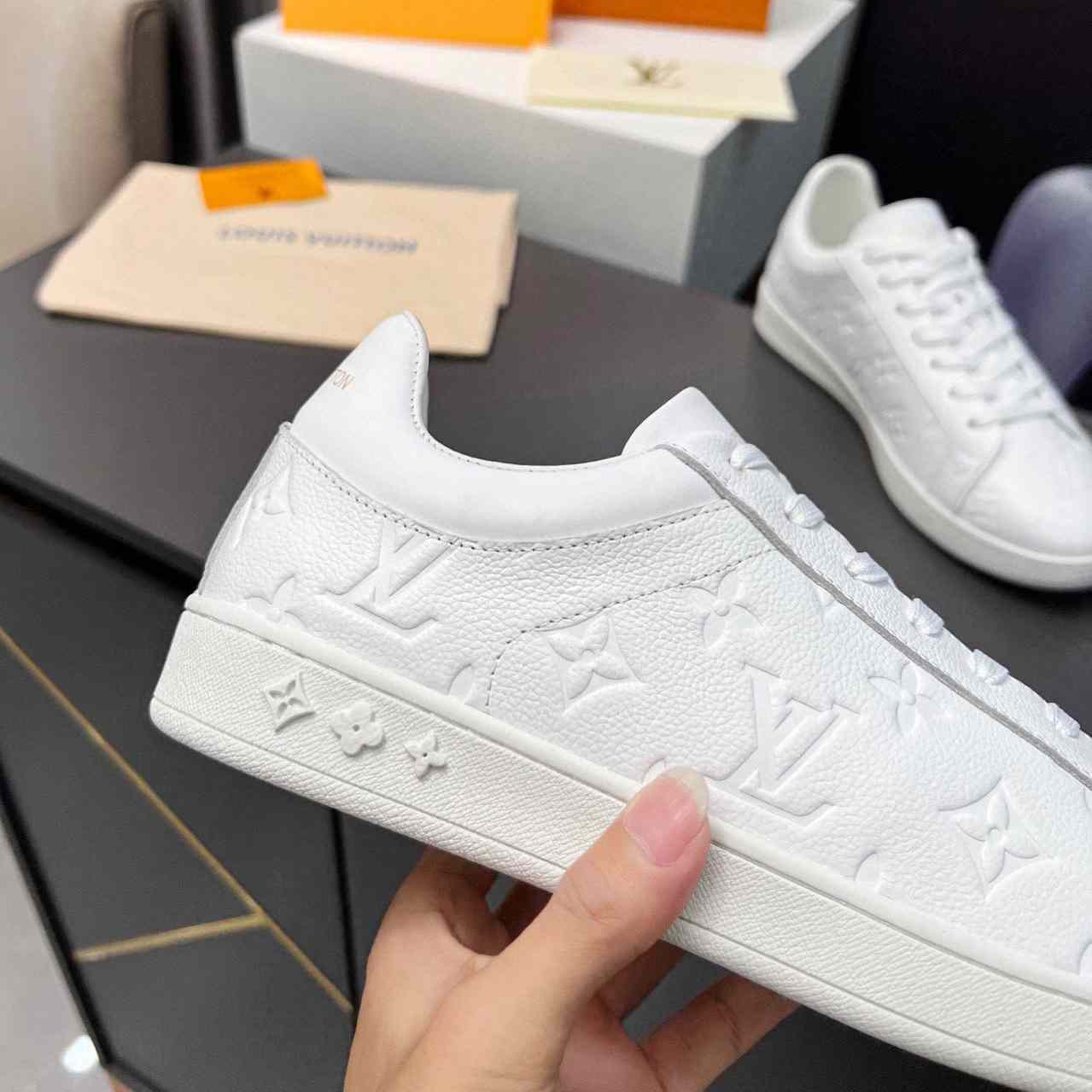 Louis Vuitton Luxembourg Sneaker    1A8QER - FashionPlug
