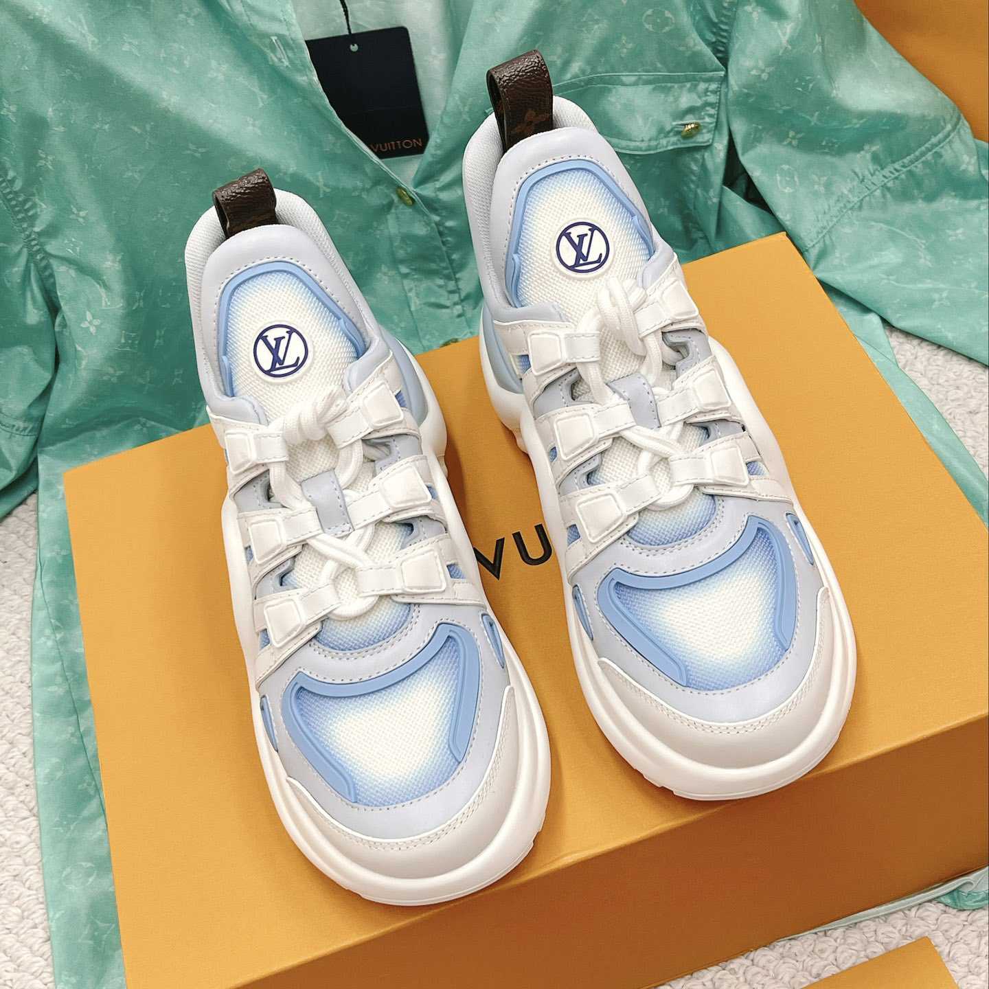 Louis Vuitton LV Archlight Sneaker       1A9RVH - FashionPlug