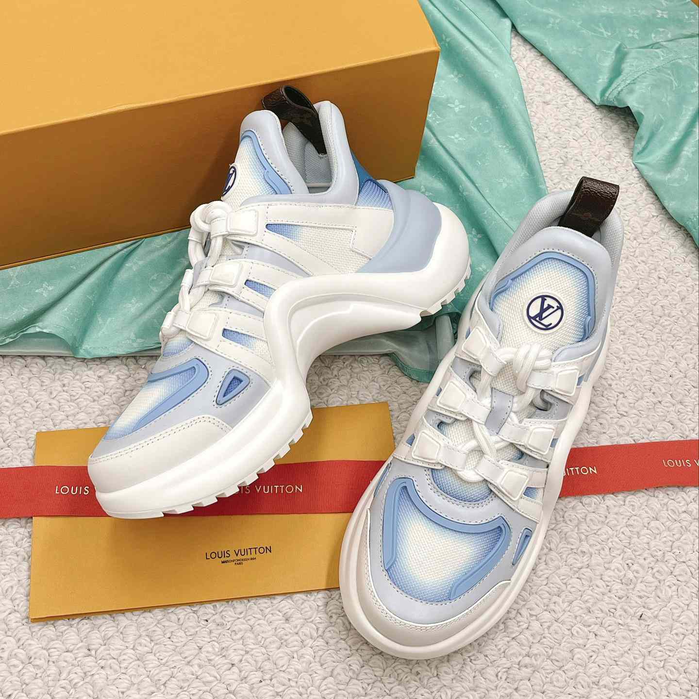 Louis Vuitton LV Archlight Sneaker       1A9RVH - FashionPlug