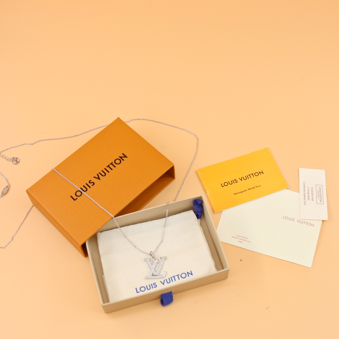 Louis Vuitton LV Idylle Blossom Large Pendant, White Gold And Diamonds      Q93821 - FashionPlug