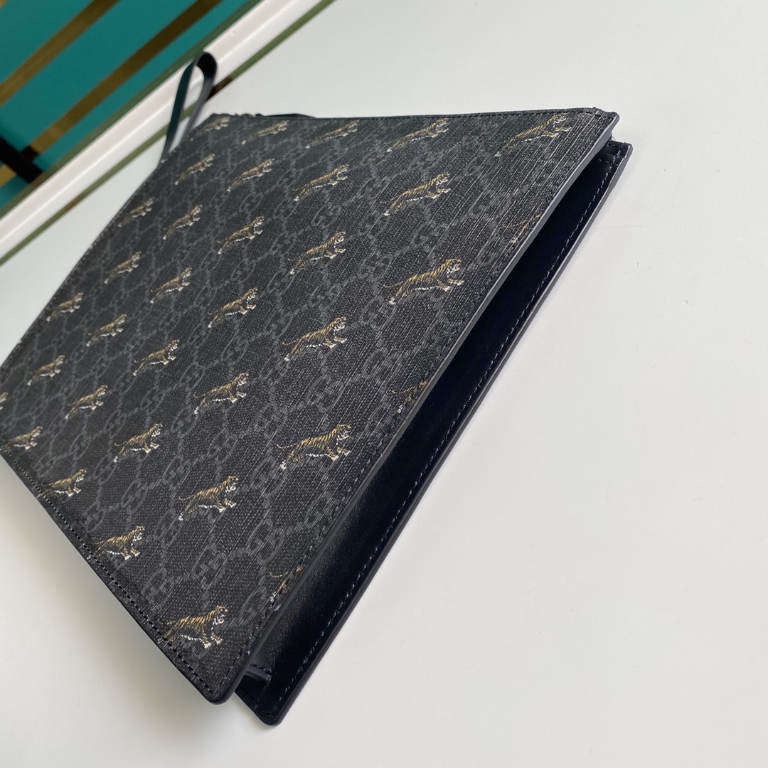 Gucci Black GG Pouch(28-22-3.5cm) - FashionPlug