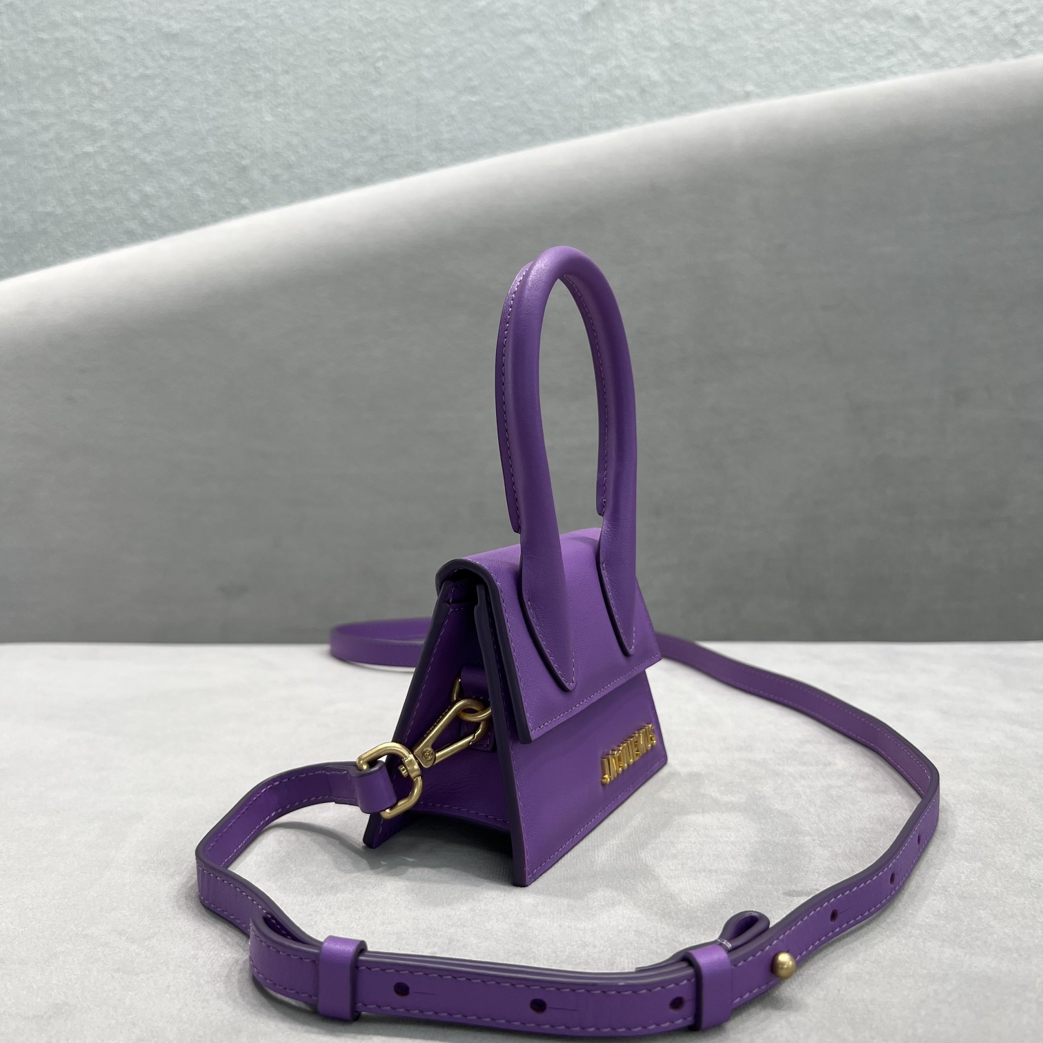 Jacquemus Le Chiquito Signature Mini Handbag(12-8-5cm) - FashionPlug