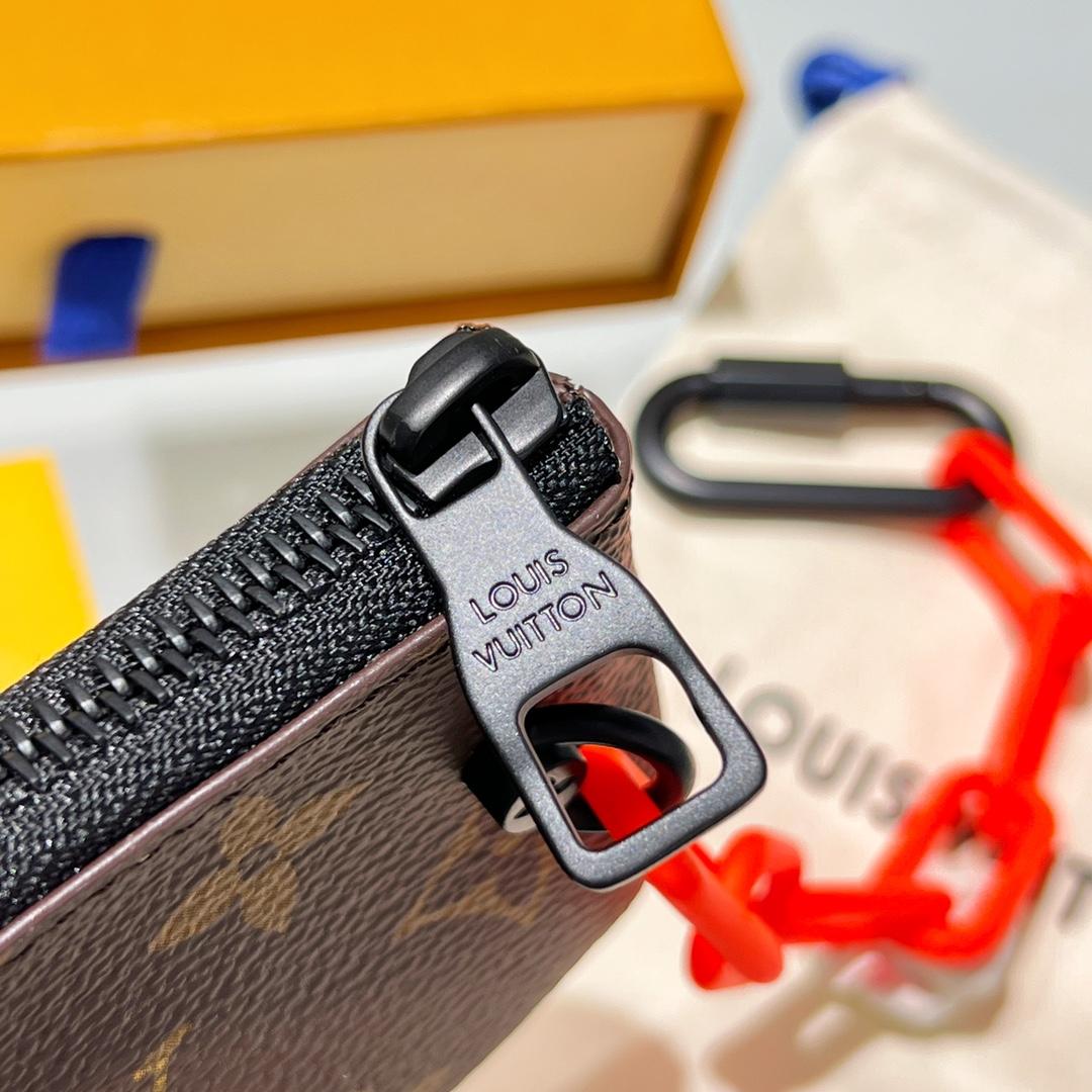 Louis Vuitton Key Pouch - FashionPlug