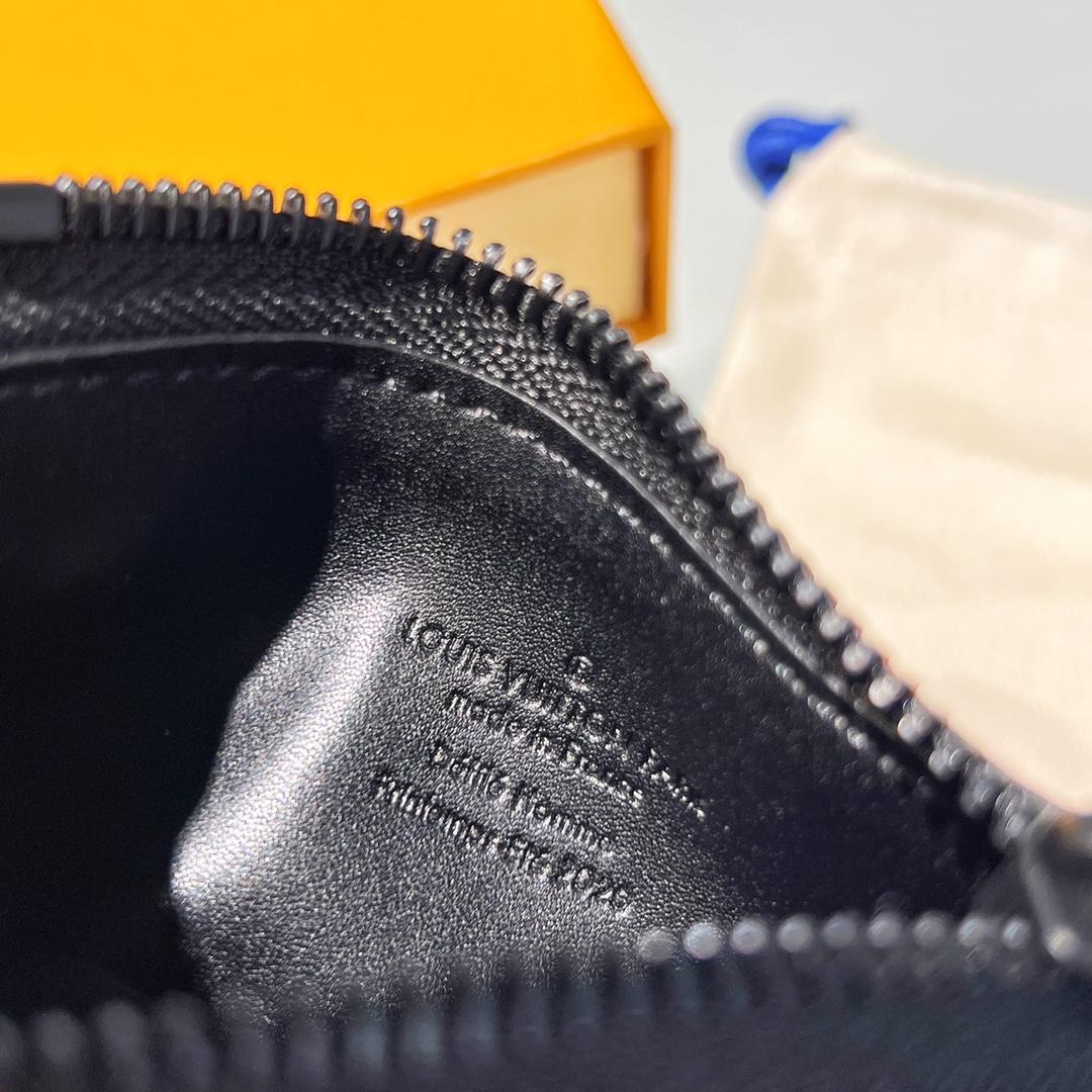 Louis Vuitton Key Pouch - FashionPlug