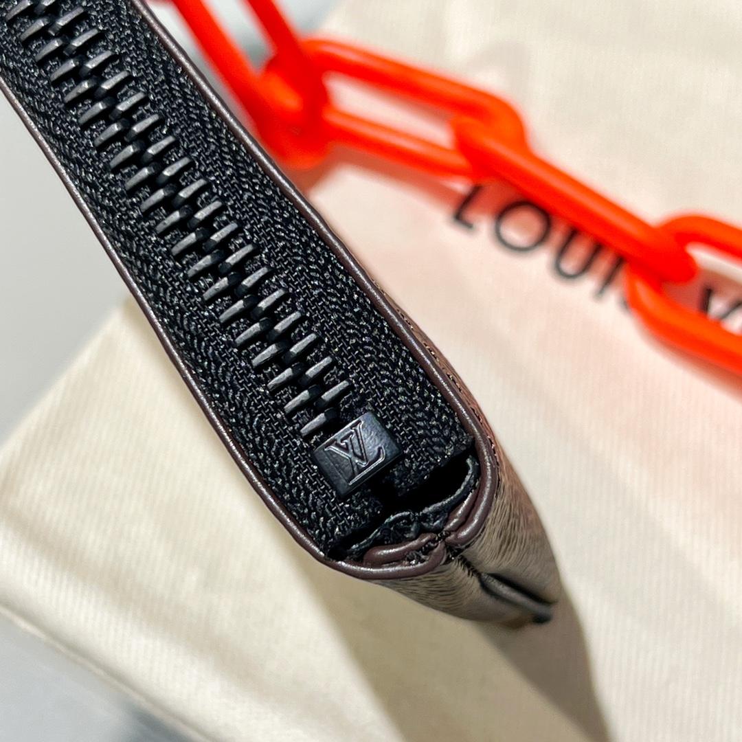 Louis Vuitton Key Pouch - FashionPlug