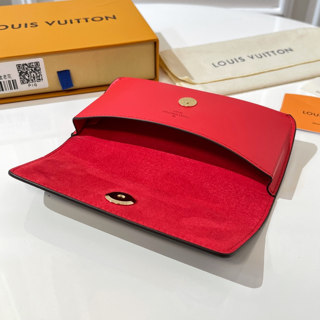 Louis Vuitton Woody Glasses Case   GI0372 - FashionPlug
