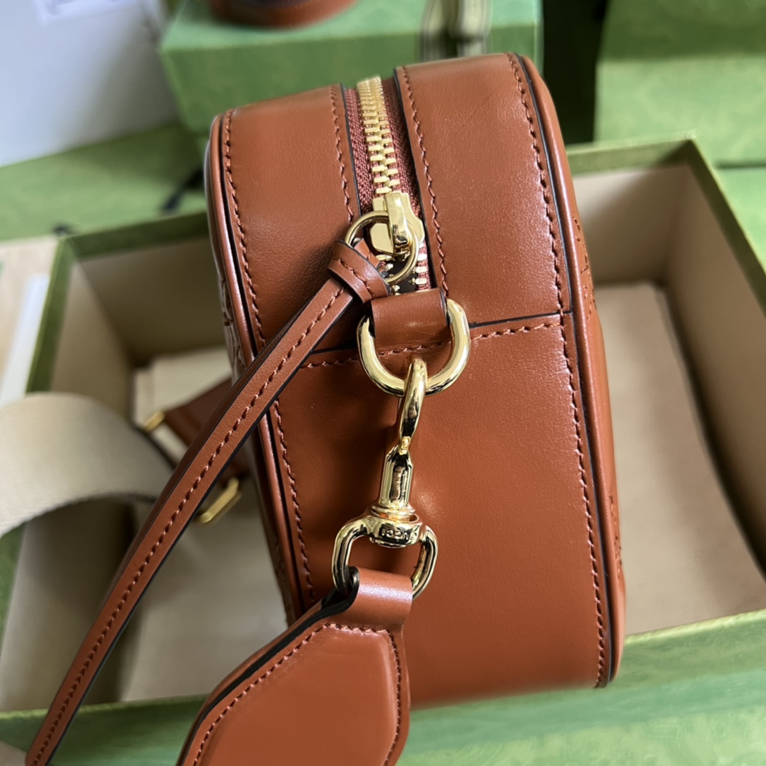 Gucci GG Matelassé Leather Shoulder Bag(21.5-17-7.5cm) - FashionPlug