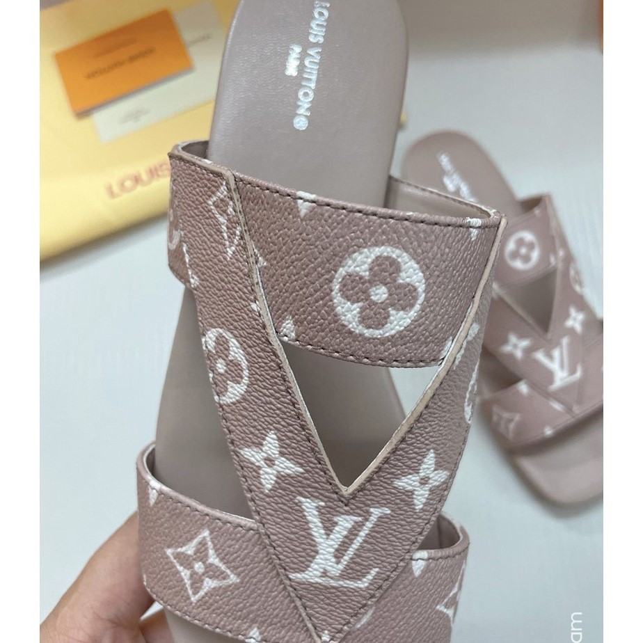 Louis Vuitton Monogram Sandal      - FashionPlug