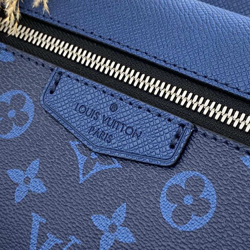 Louis Vuitton Outdoor Messenger(26-20-10.5cm)   M30242 - FashionPlug