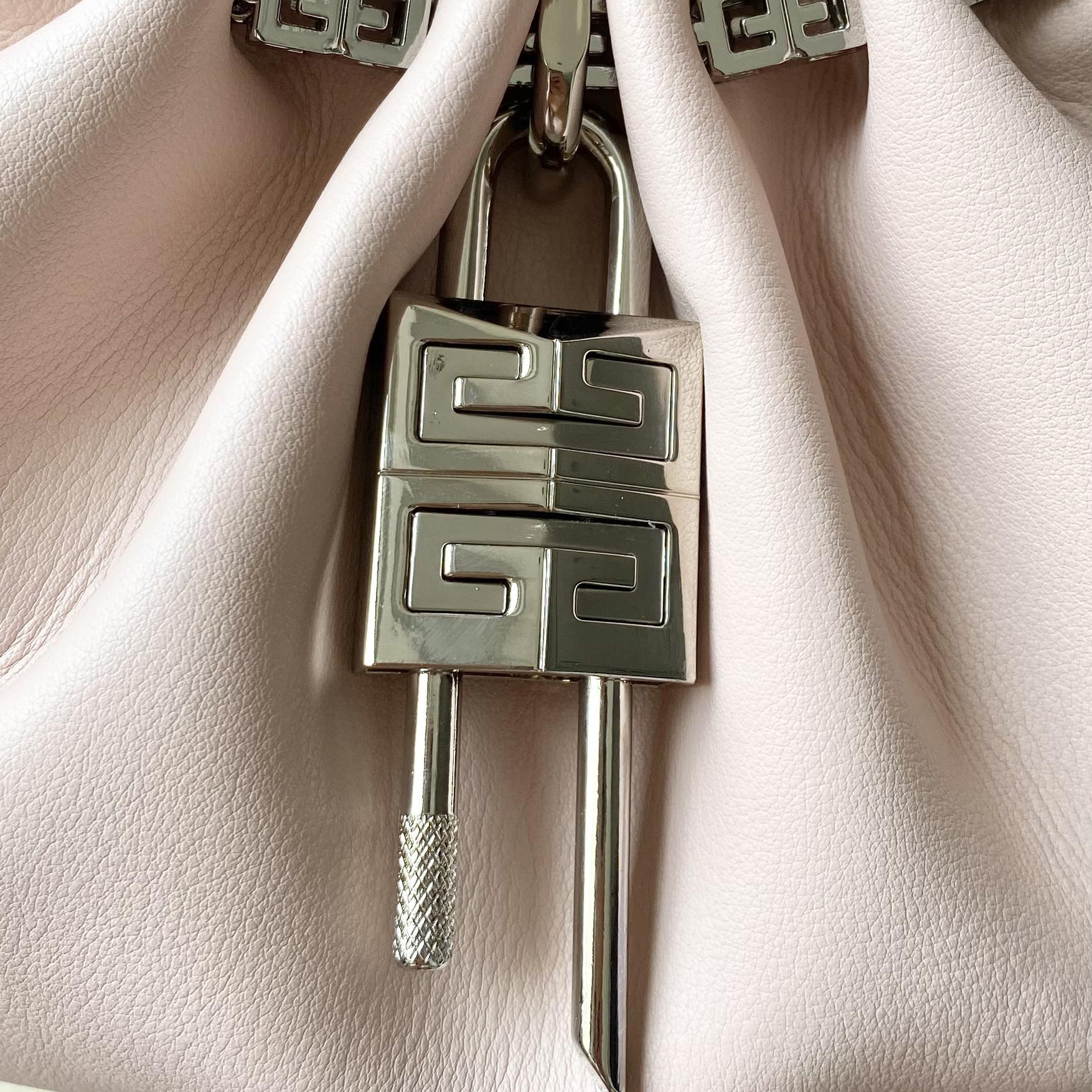Givenchy Small Kenny Bag In Smooth Leather - Blossom Pink(32-22-17cm) - FashionPlug