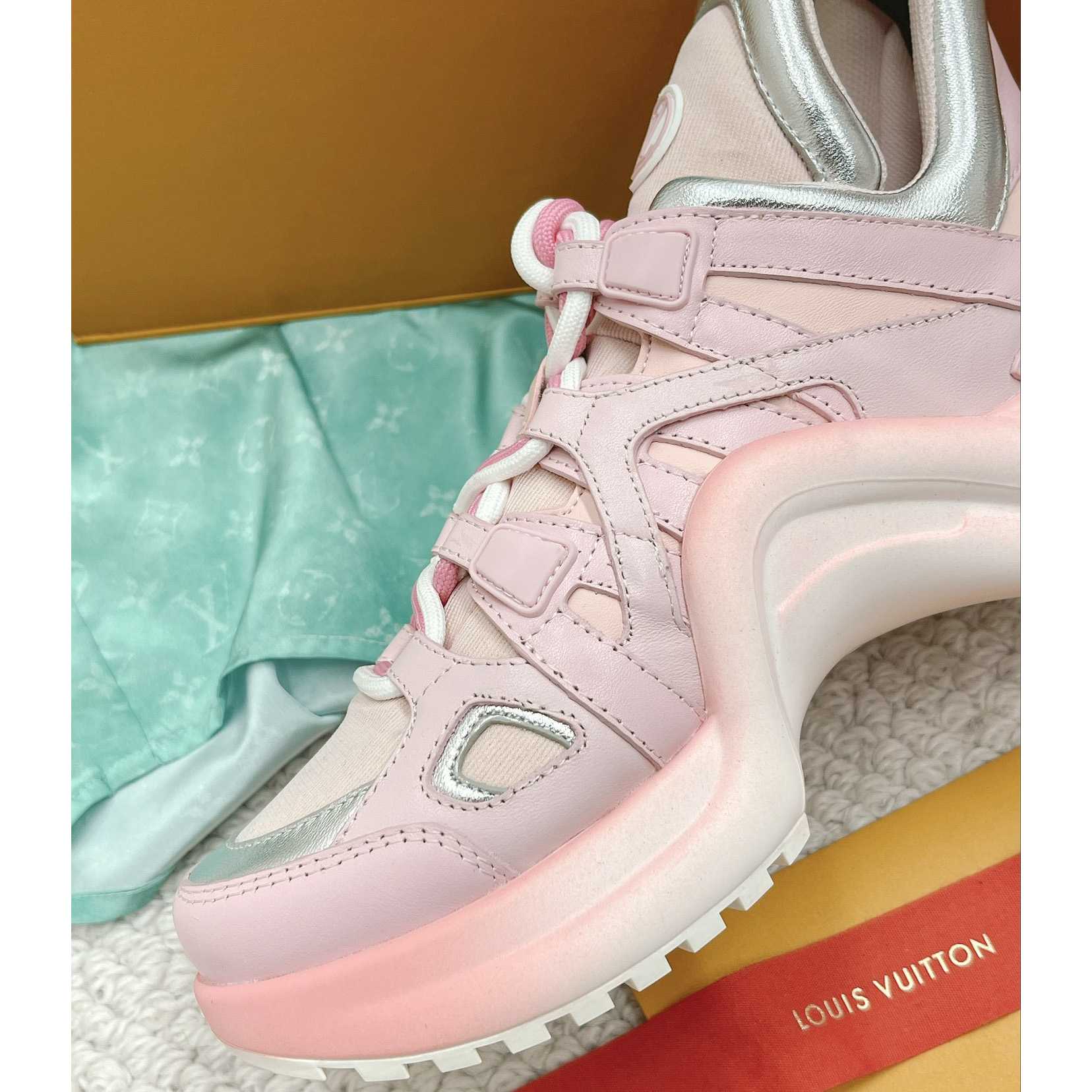 Louis Vuitton LV Archlight Sneaker       1AACM2 - FashionPlug
