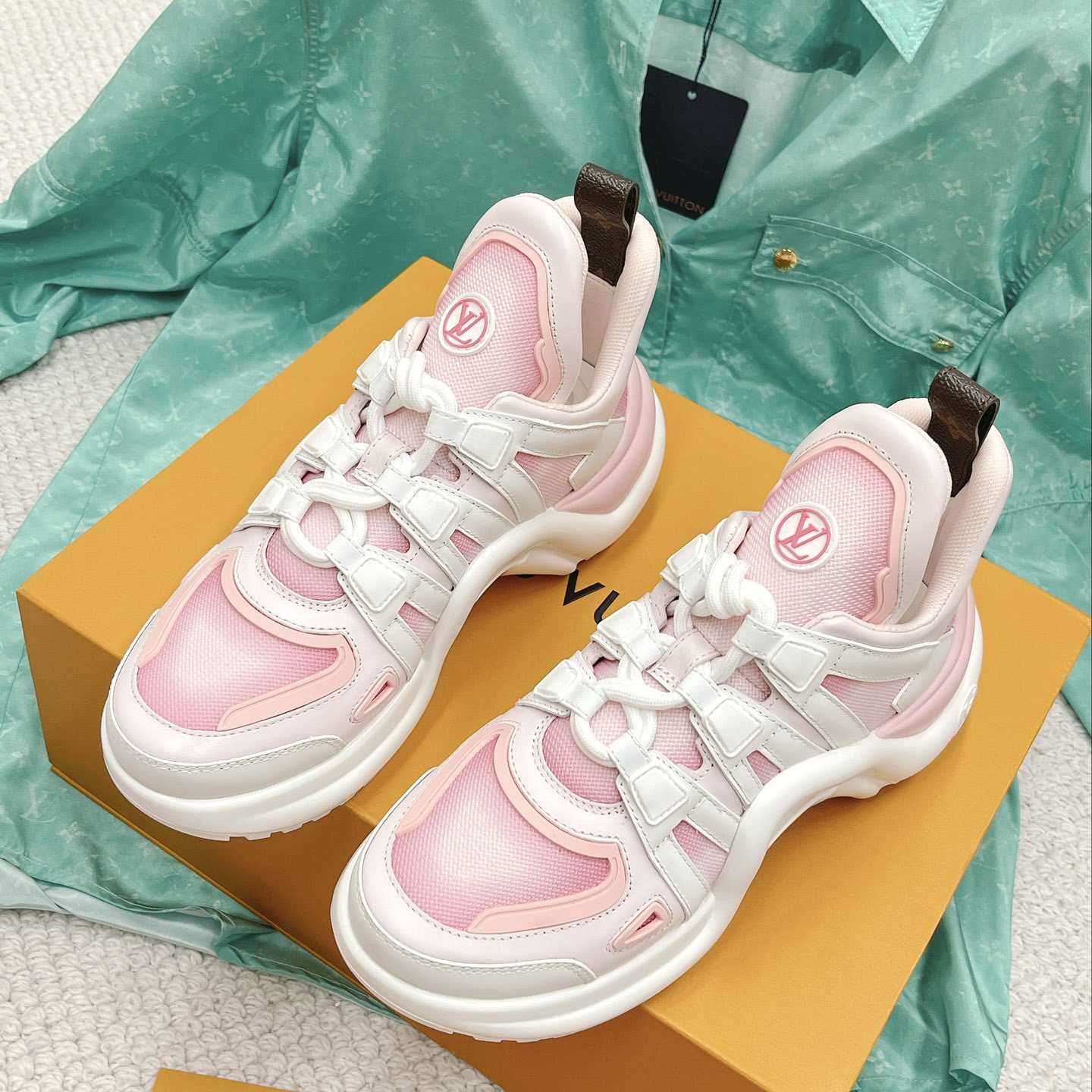 Louis Vuitton LV Archlight Sneaker      - FashionPlug