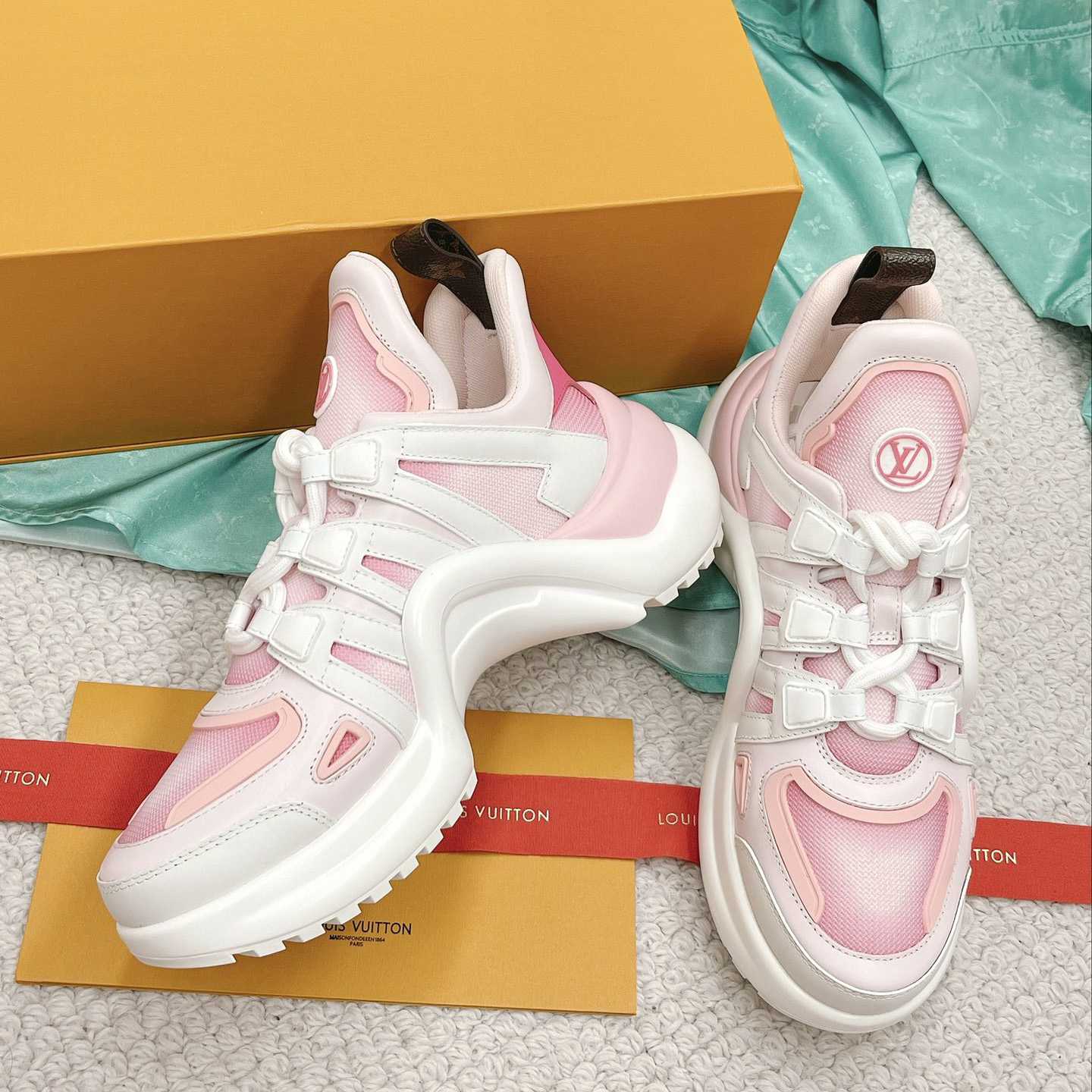 Louis Vuitton LV Archlight Sneaker      - FashionPlug