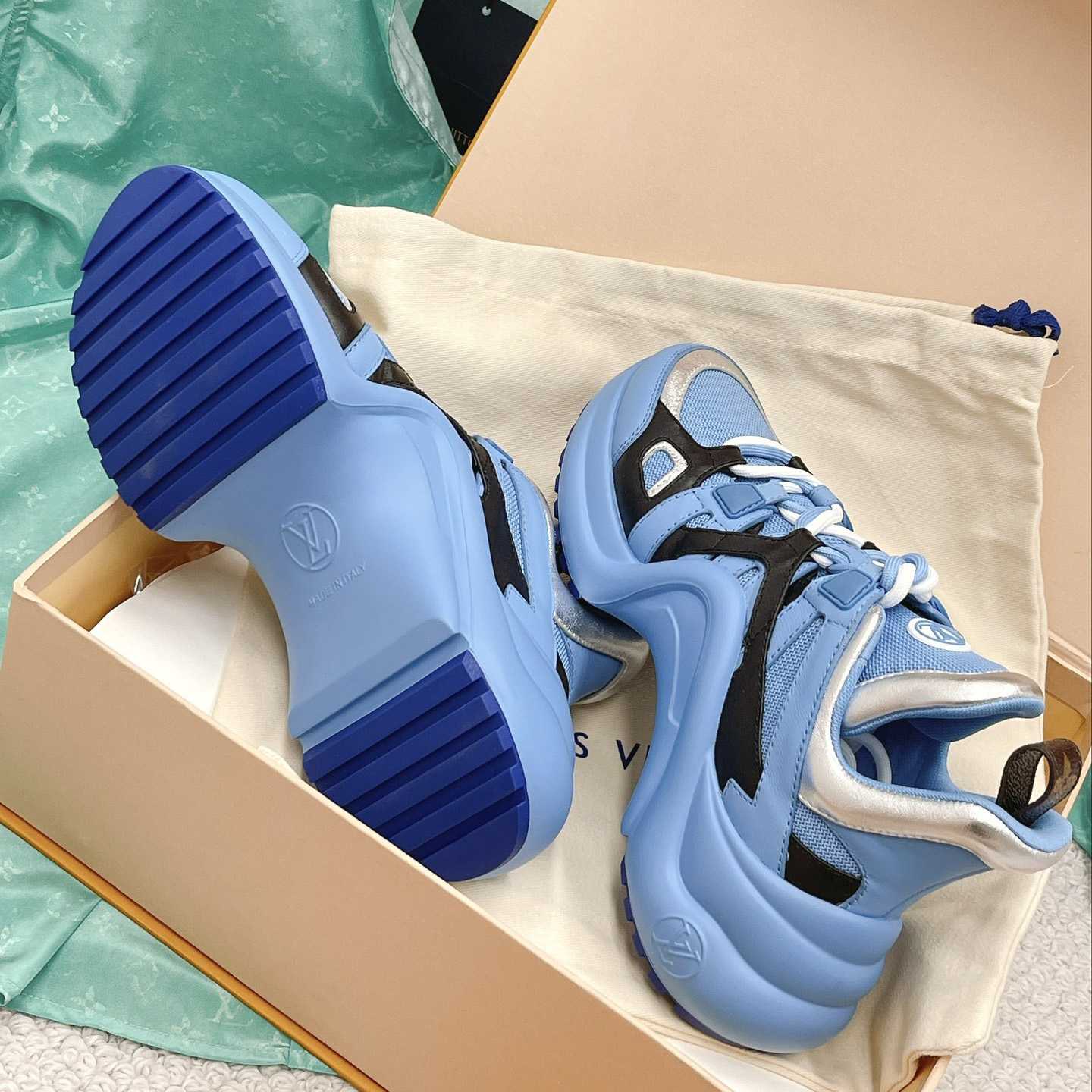 Louis Vuitton LV Archlight Sneaker      - FashionPlug