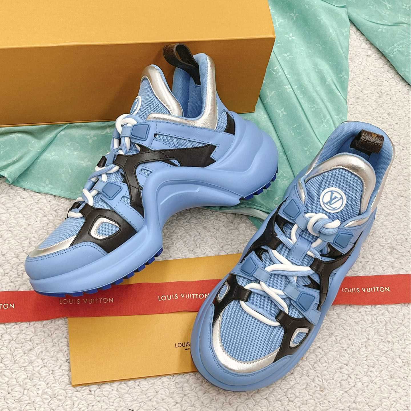 Louis Vuitton LV Archlight Sneaker      - FashionPlug