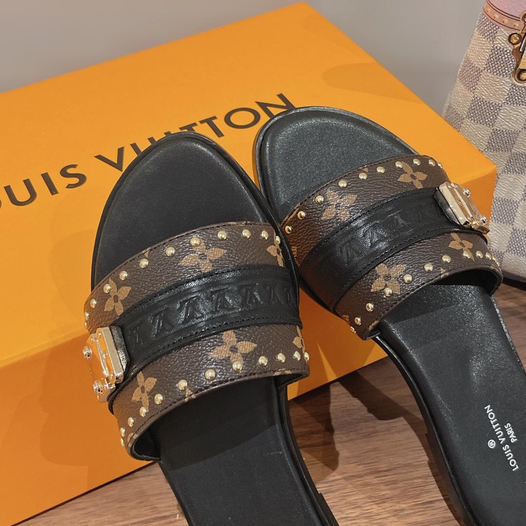 Louis Vuitton Lock It Flat Mule     1AAC3Q - FashionPlug