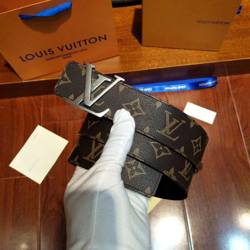 Louis Vuitton LV Initiales 40MM Reversible      M9821U - FashionPlug
