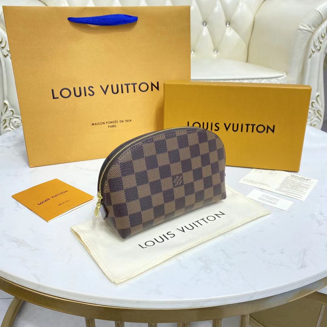 Louis Vuitton Cosmetic Pouch (17-11.5-6cm)   N47516 - FashionPlug