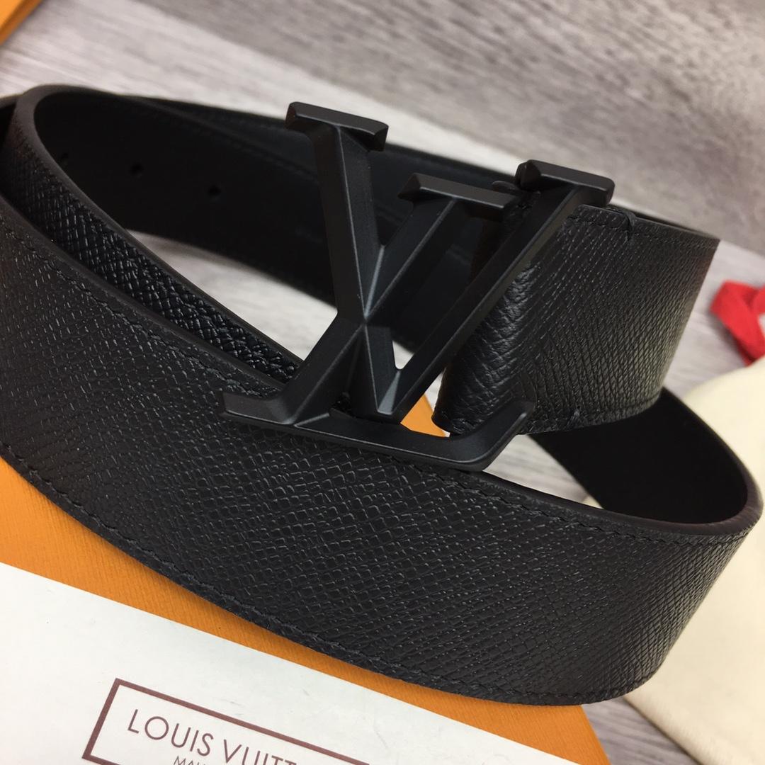 Louis Vuitton 35MM Belt - FashionPlug