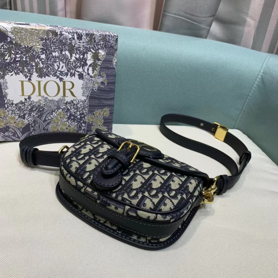 Dior Bobby Mini Bag (18-14-4cm) - FashionPlug