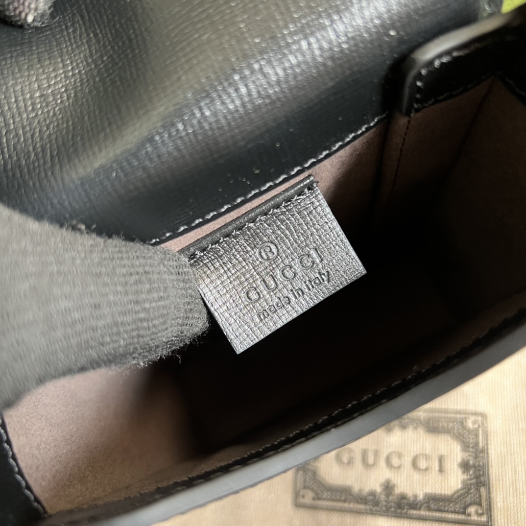 Gucci Black Mini GG Supreme Pouch(11.5-17-4cm) - FashionPlug