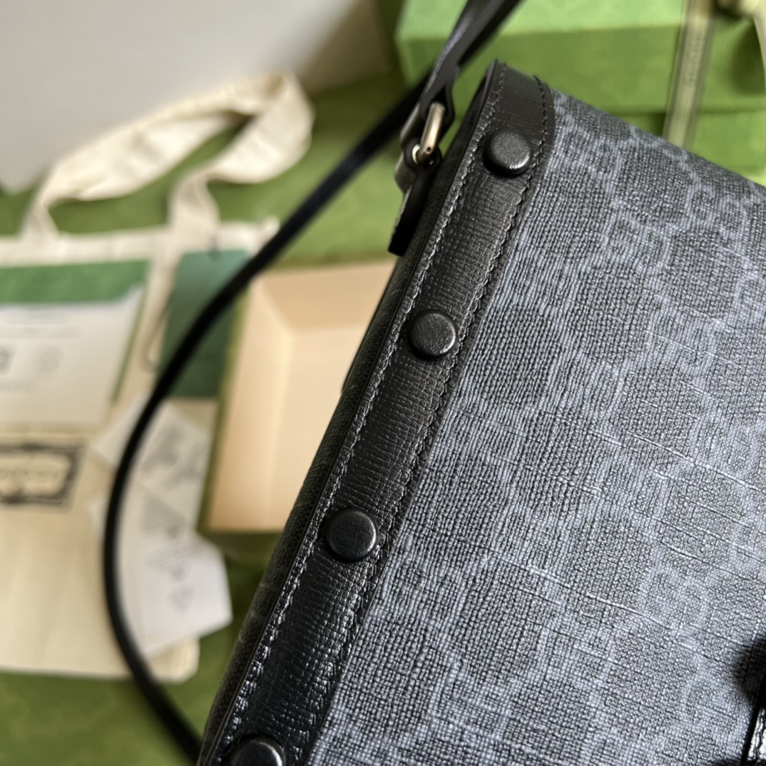Gucci Black Mini GG Supreme Pouch(11.5-17-4cm) - FashionPlug