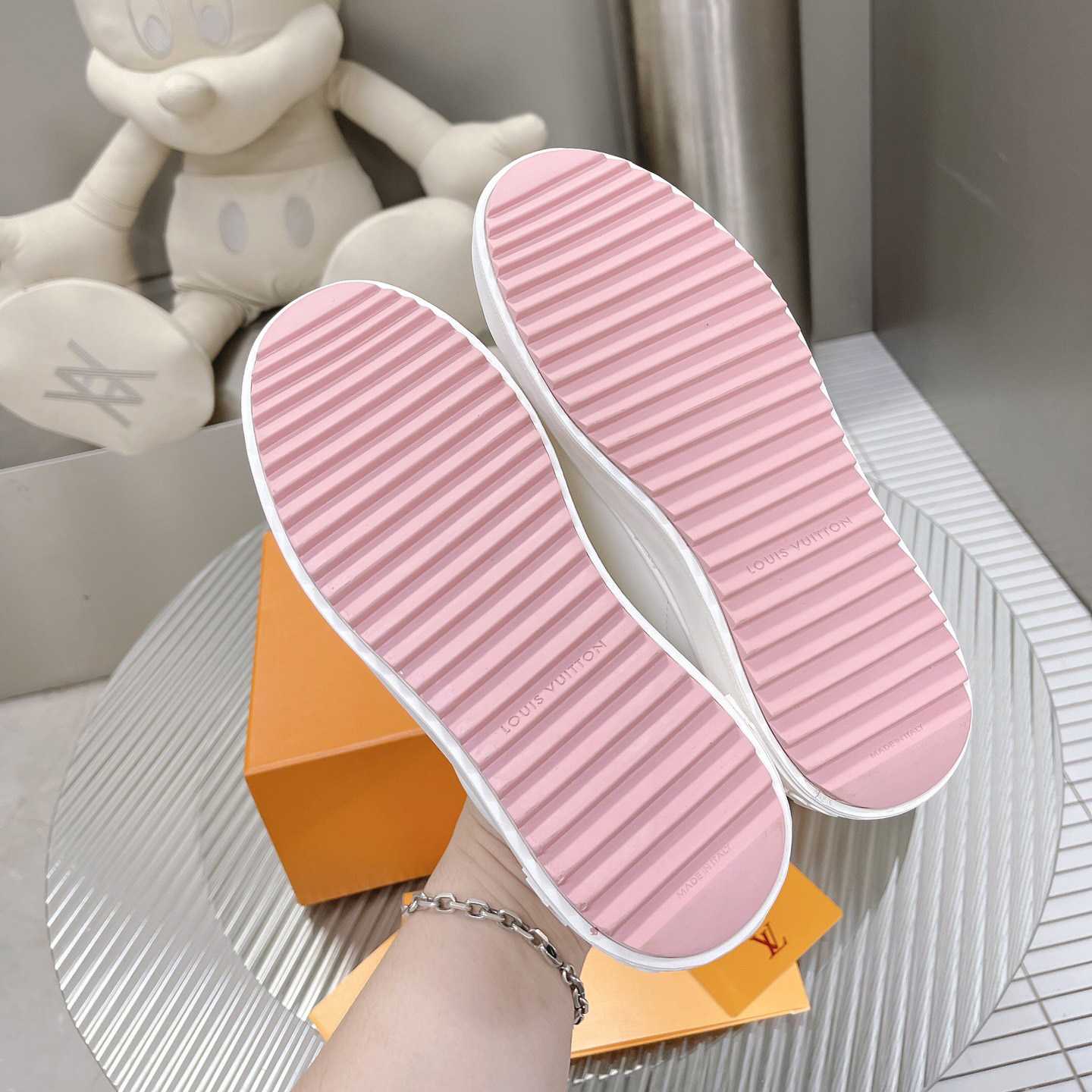 Louis Vuitton Time Out Sneaker    1AADNC - FashionPlug