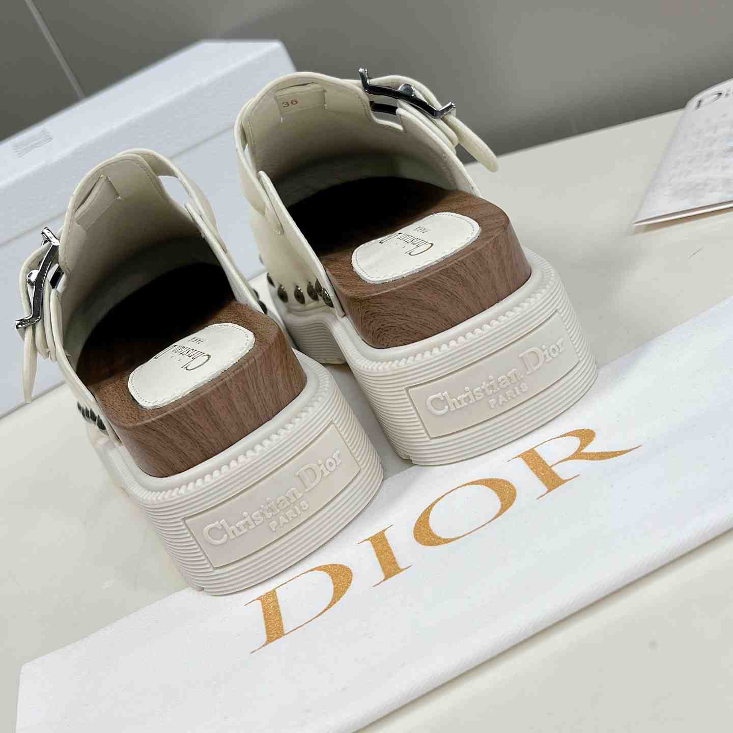 Dior Diorquake Clog - FashionPlug