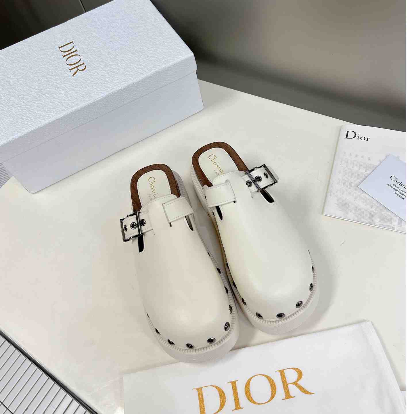 Dior Diorquake Clog - FashionPlug